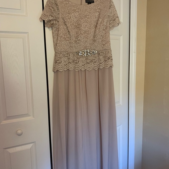 Jessica Howard Formal Dress - Picture 3 of 6